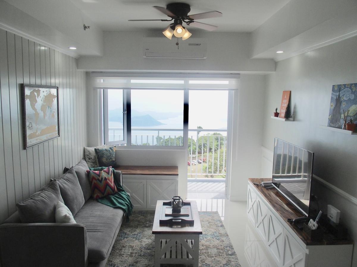 Cozy Family Suite With Stunning View Of Taal タガイタイ エクステリア 写真