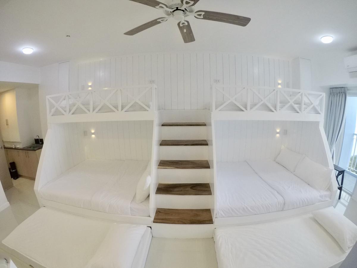 Cozy Family Suite With Stunning View Of Taal タガイタイ エクステリア 写真