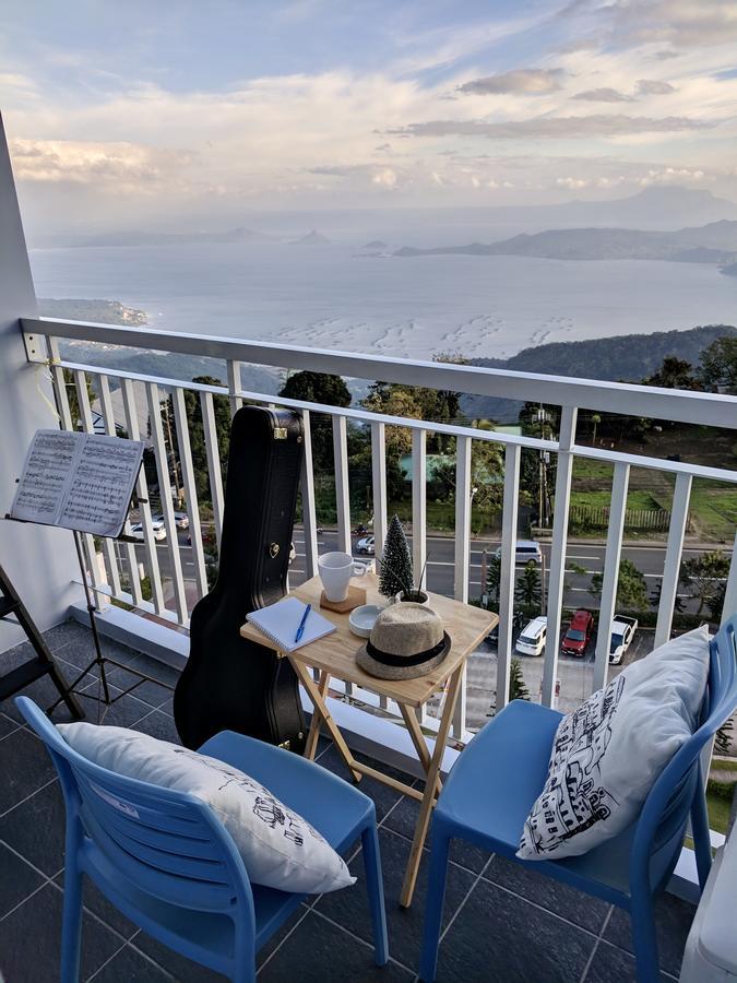 Cozy Family Suite With Stunning View Of Taal タガイタイ エクステリア 写真